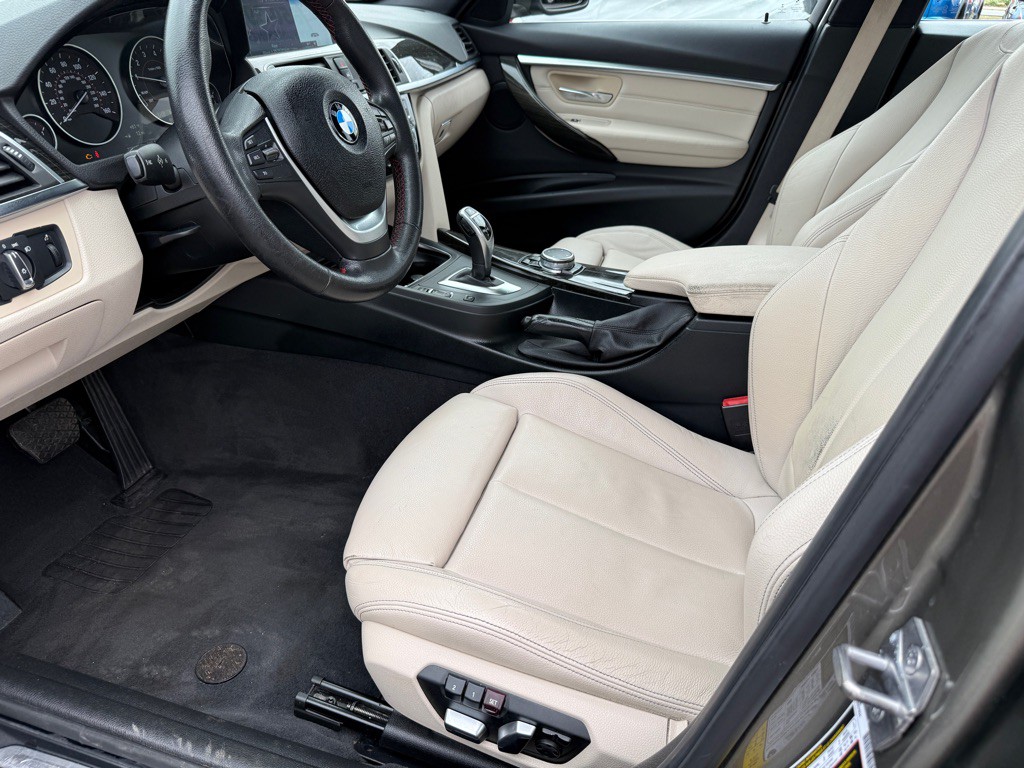 2017 BMW 3 Series Image 6