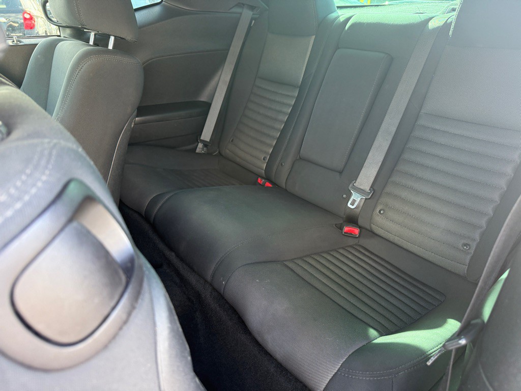 2013 Dodge Challenger Image 6