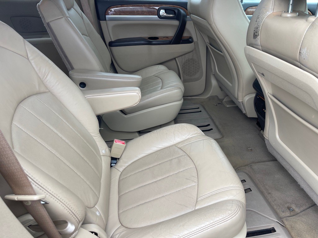 2010 Buick Enclave Image 9