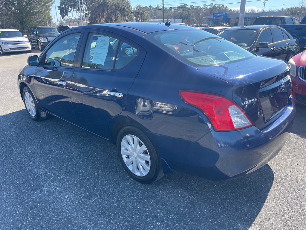 2012 Nissan Versa Image 4