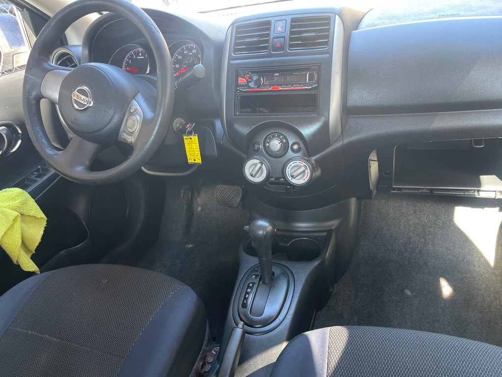 2012 Nissan Versa Image 12