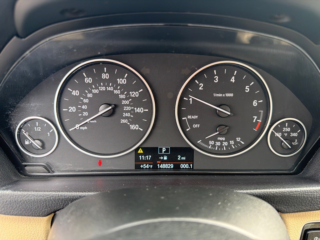 2016 BMW 3 Series Image 11