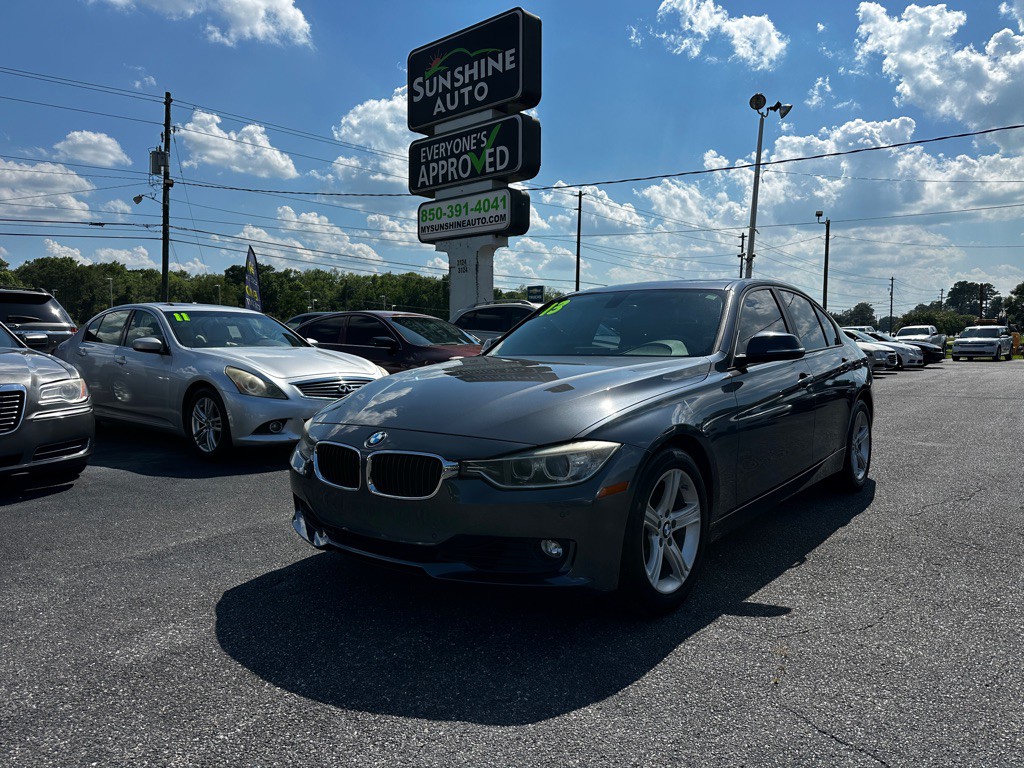 2013 BMW 3 Series Image 1