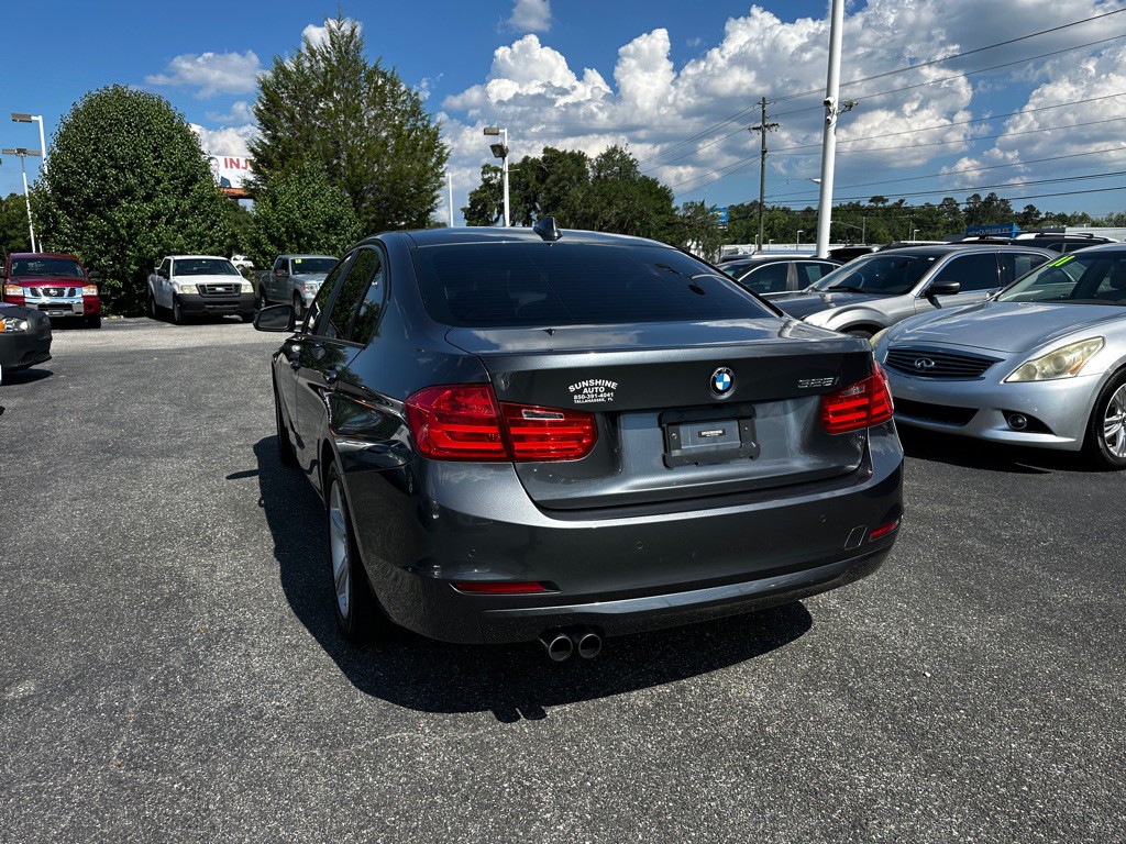 2013 BMW 3 Series Image 4