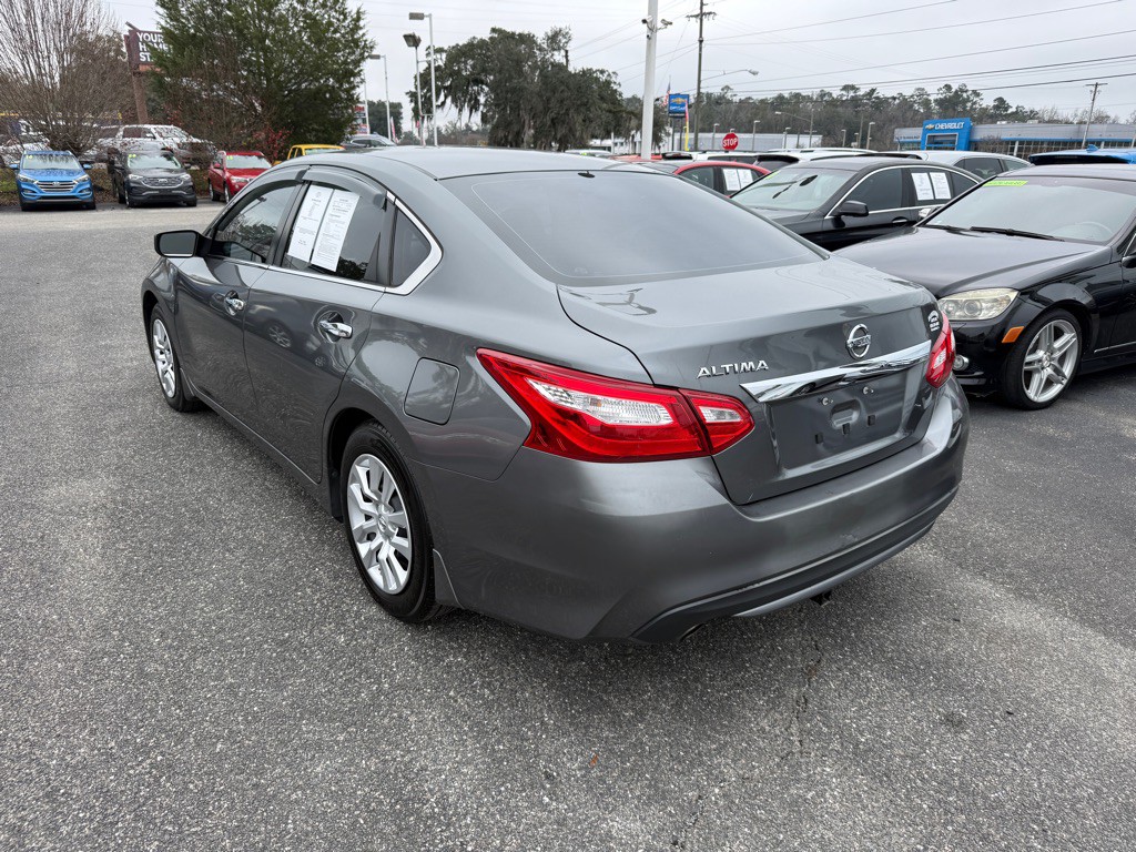 2016 Nissan Altima Image 4