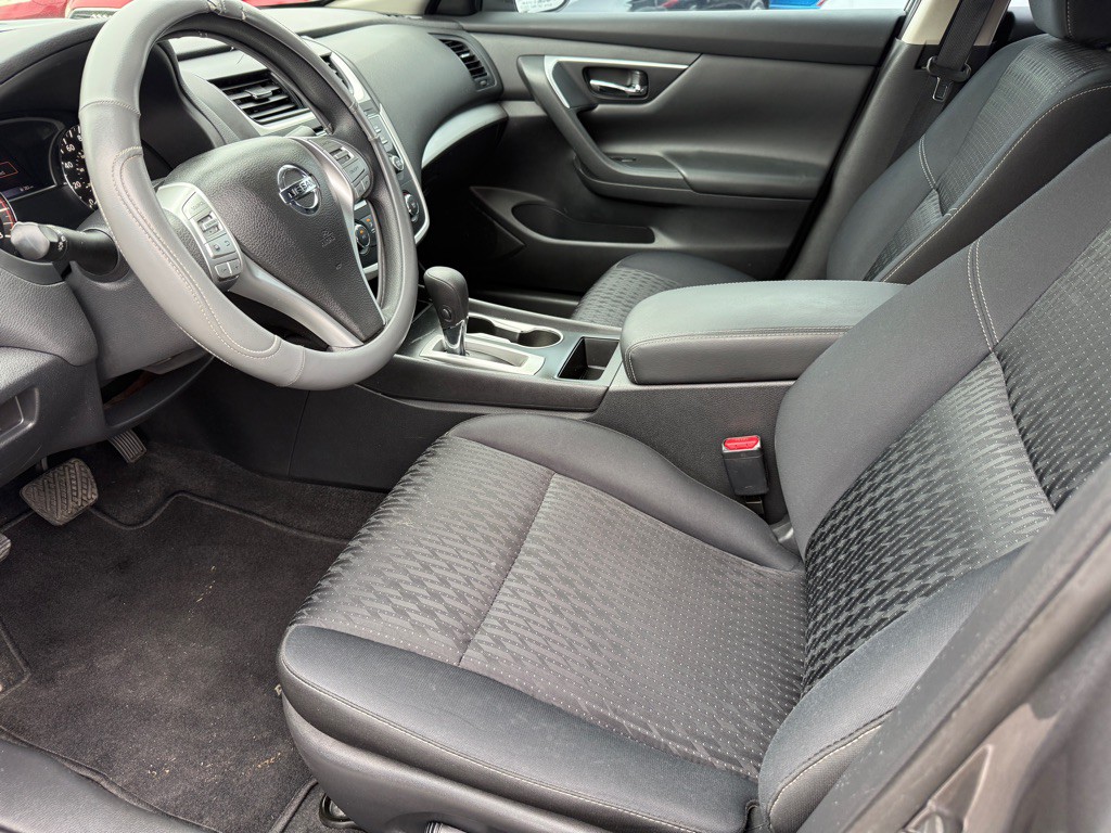 2016 Nissan Altima Image 5