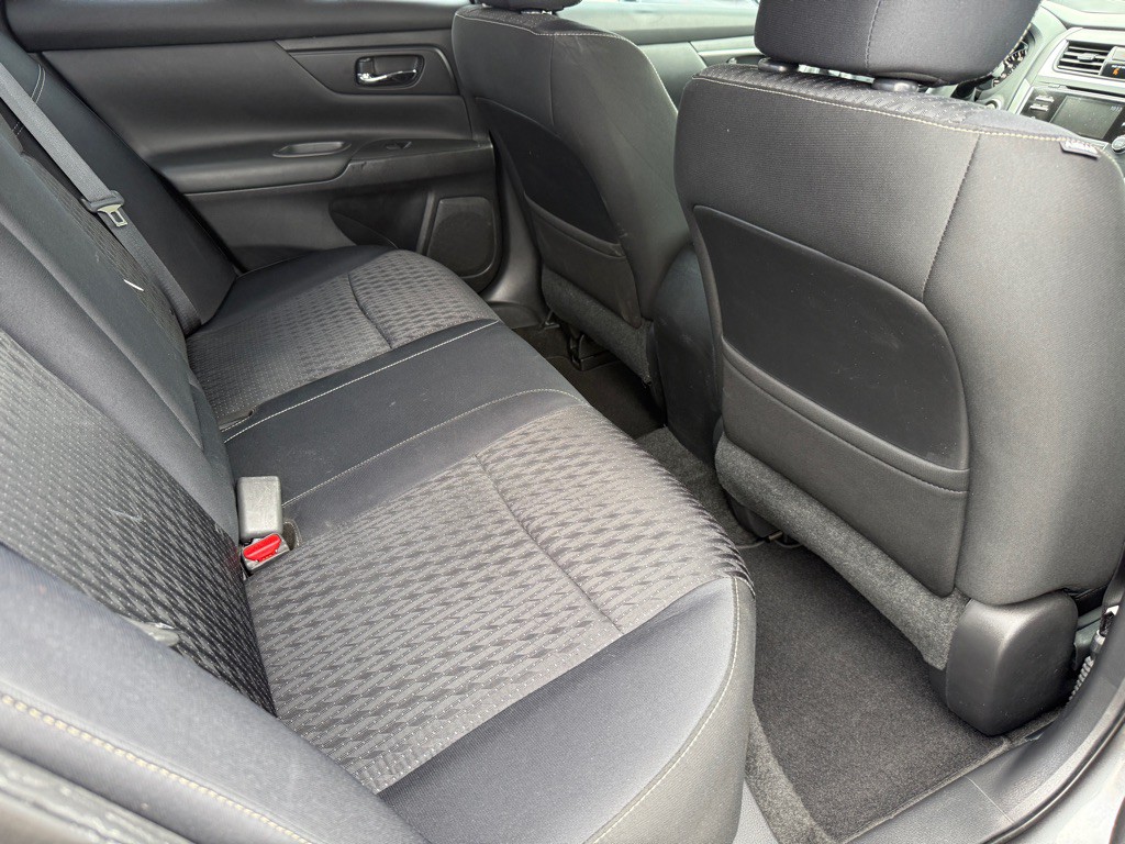 2016 Nissan Altima Image 8