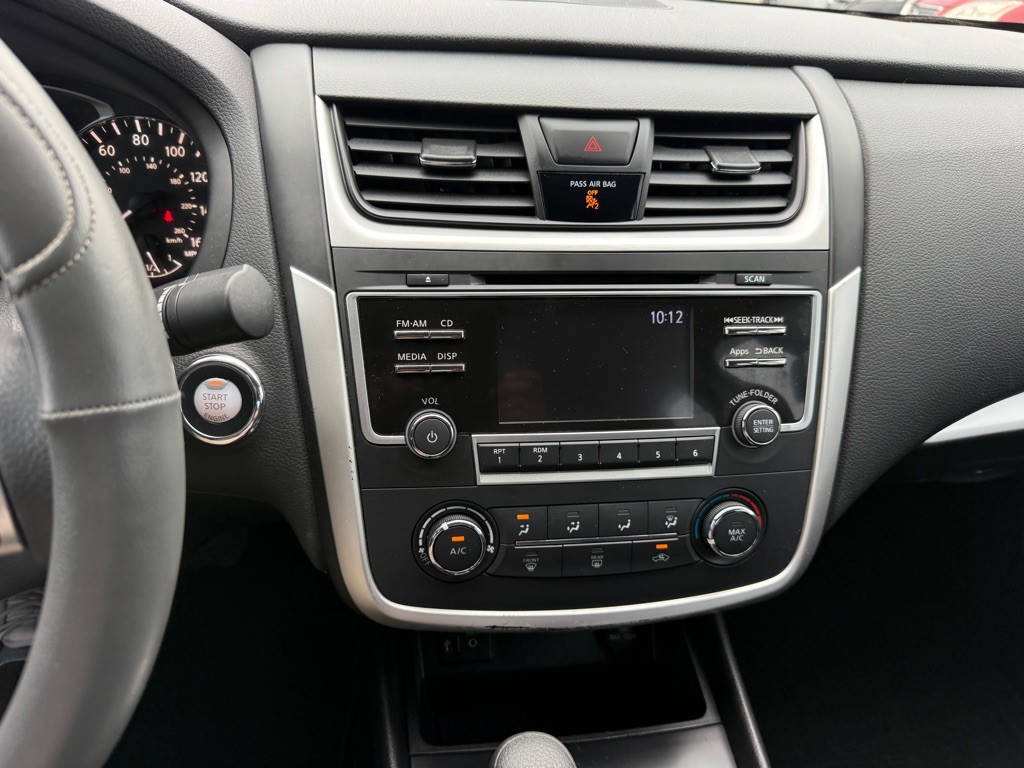 2016 Nissan Altima Image 9