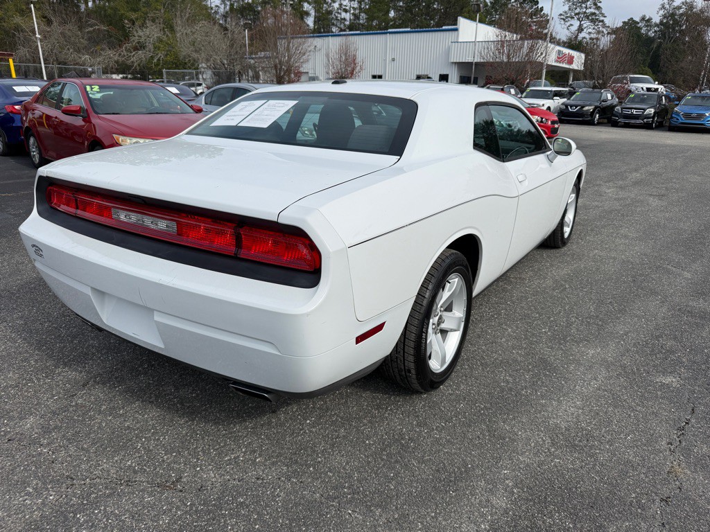 2014 Dodge Challenger Image 3