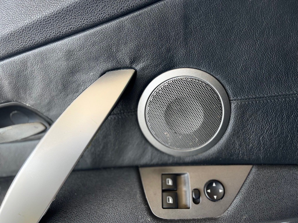 2003 BMW Z4 Image 36