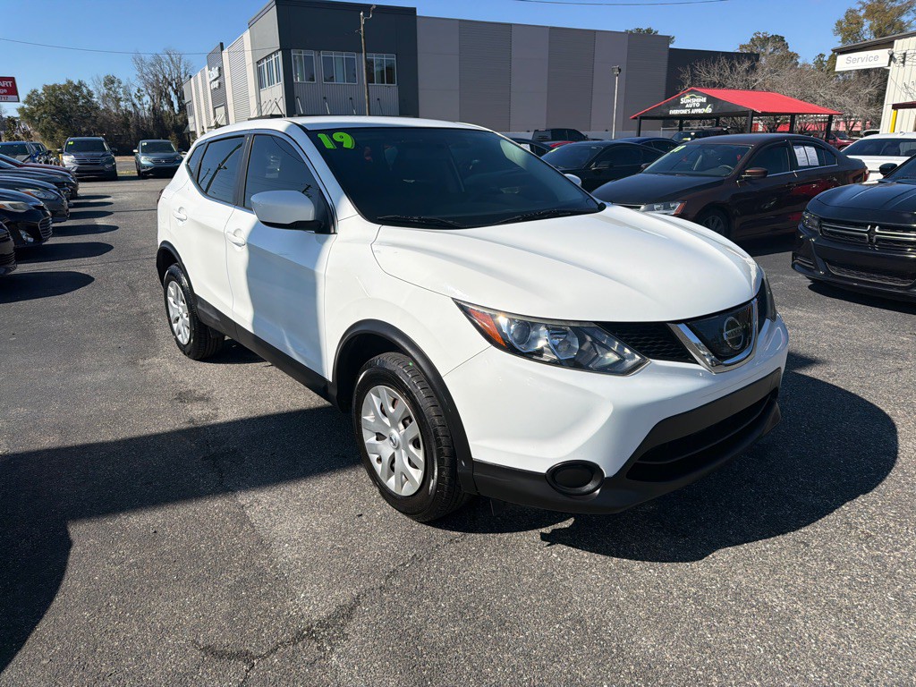 2019 Nissan Rogue Image 2