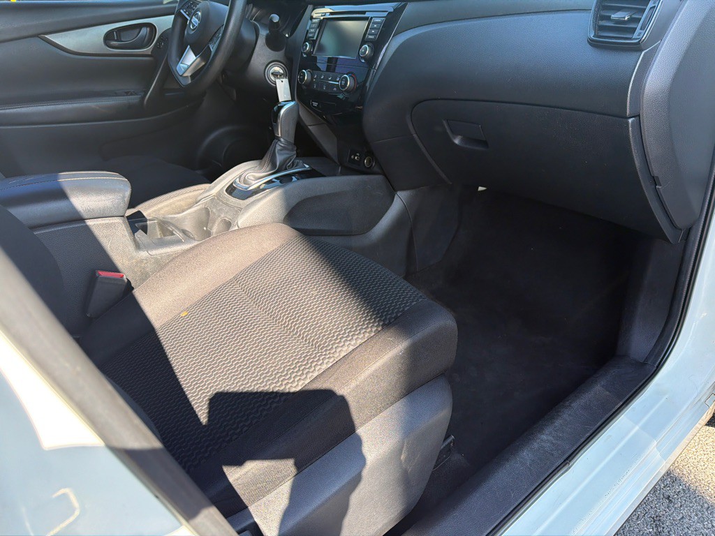 2019 Nissan Rogue Image 8