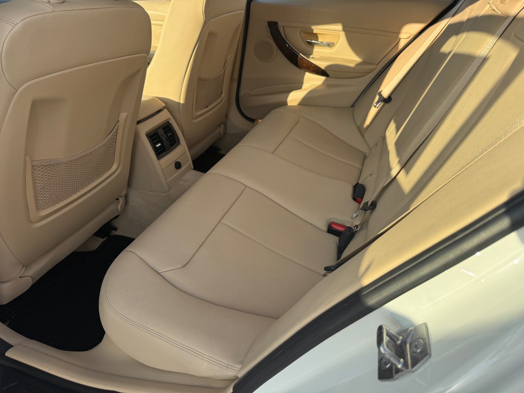 2015 BMW 3 Series Image 5