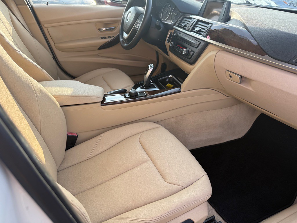 2015 BMW 3 Series Image 6