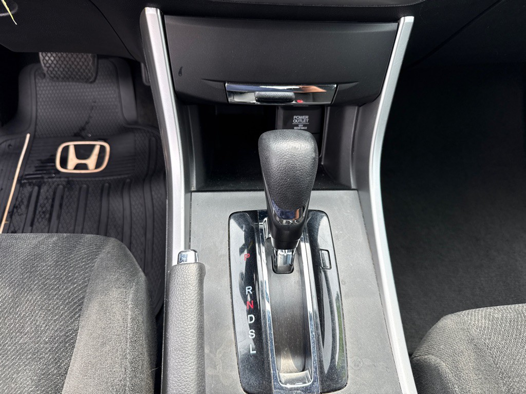 2013 Honda Accord Image 12