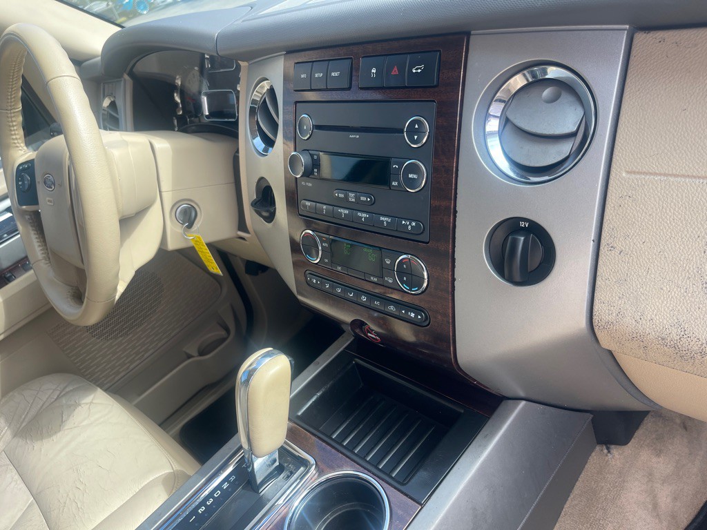 2011 Ford Expedition Image 11