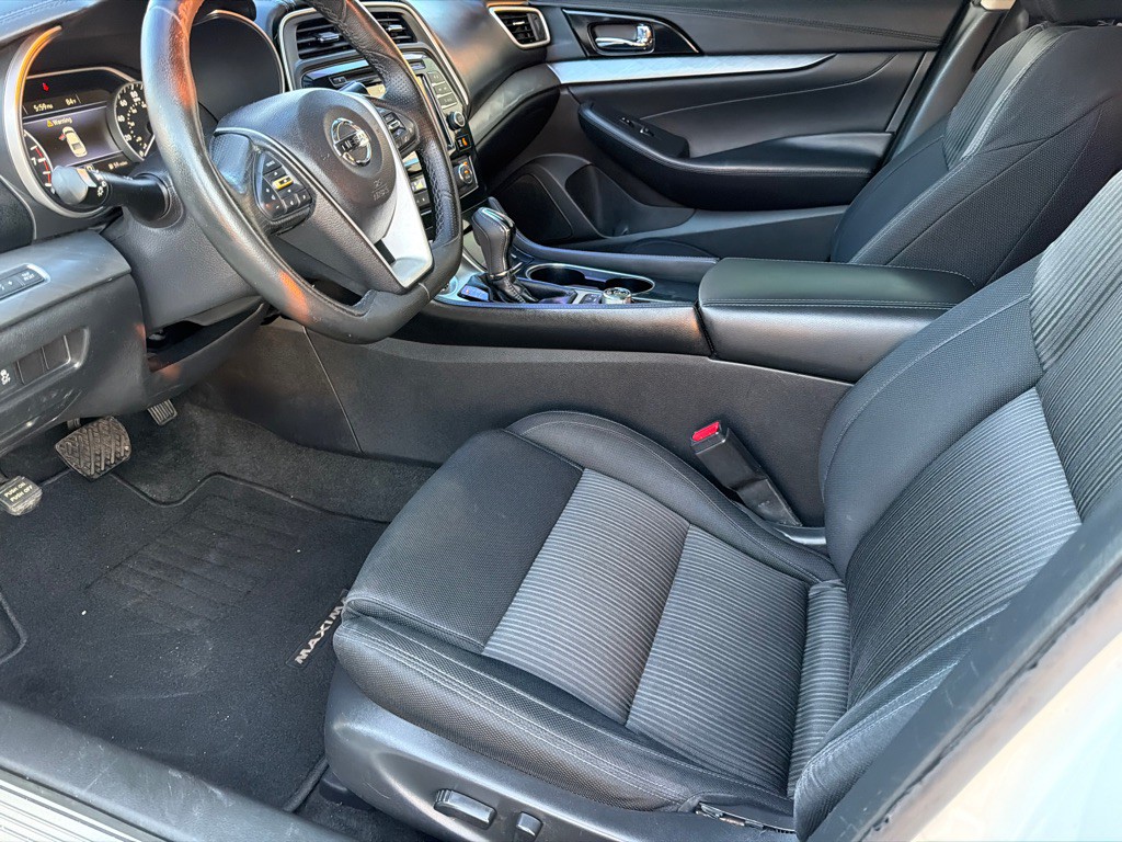 2016 Nissan Maxima Image 5