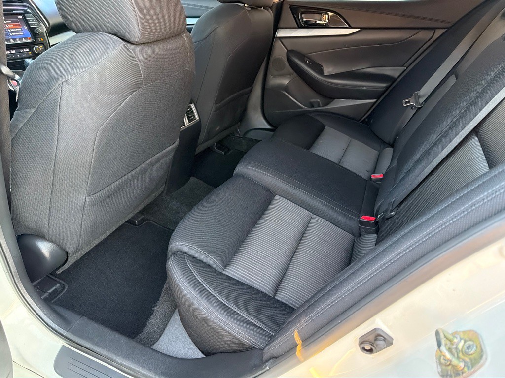 2016 Nissan Maxima Image 6