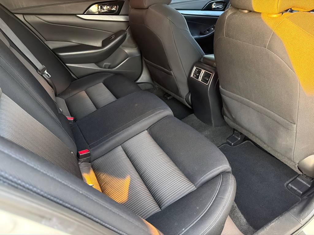 2016 Nissan Maxima Image 8