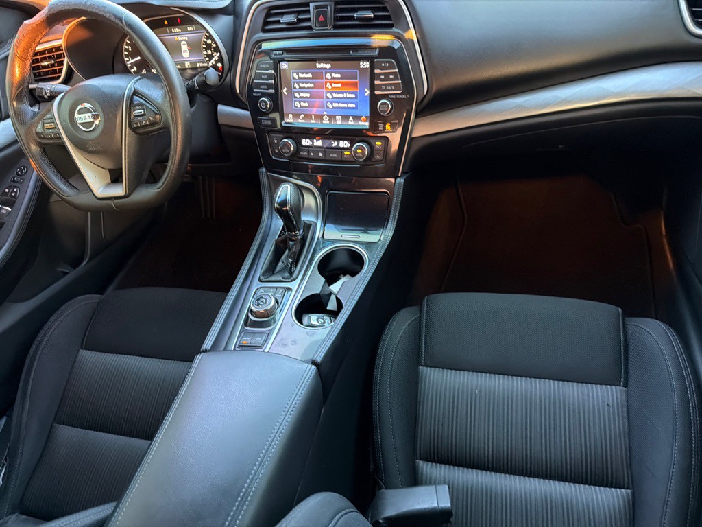 2016 Nissan Maxima Image 9