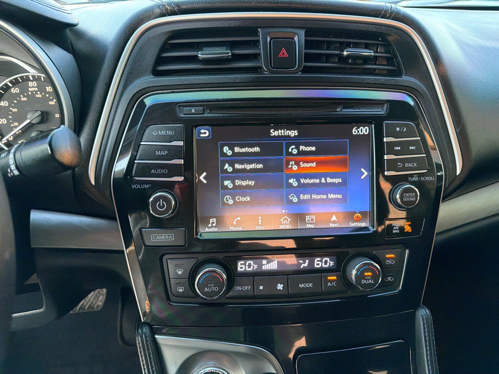 2016 Nissan Maxima Image 10