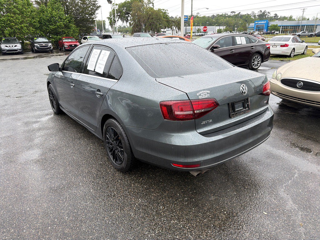 2017 Volkswagen Jetta Image 4