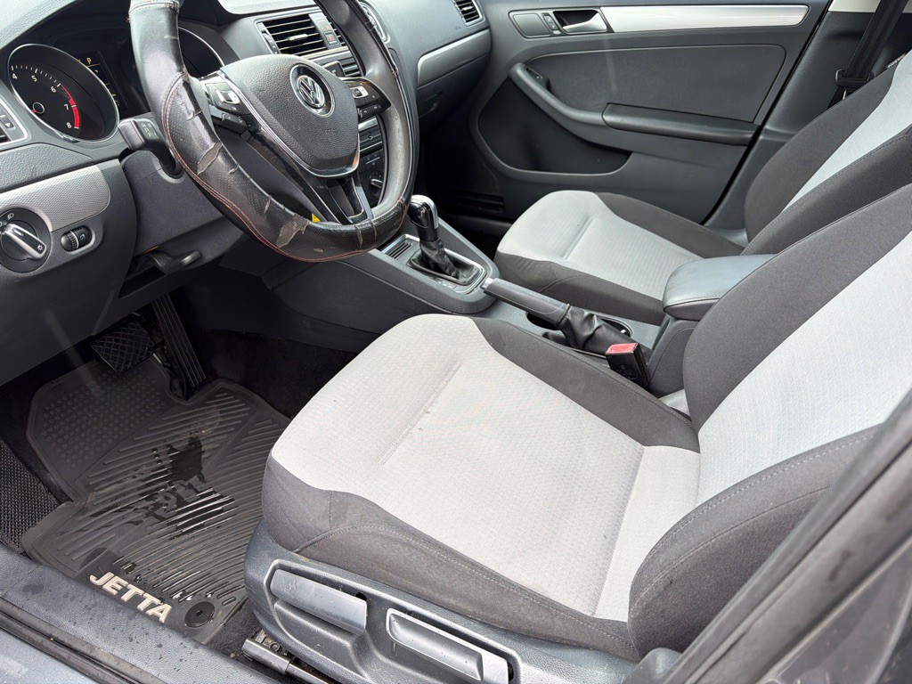 2017 Volkswagen Jetta Image 5