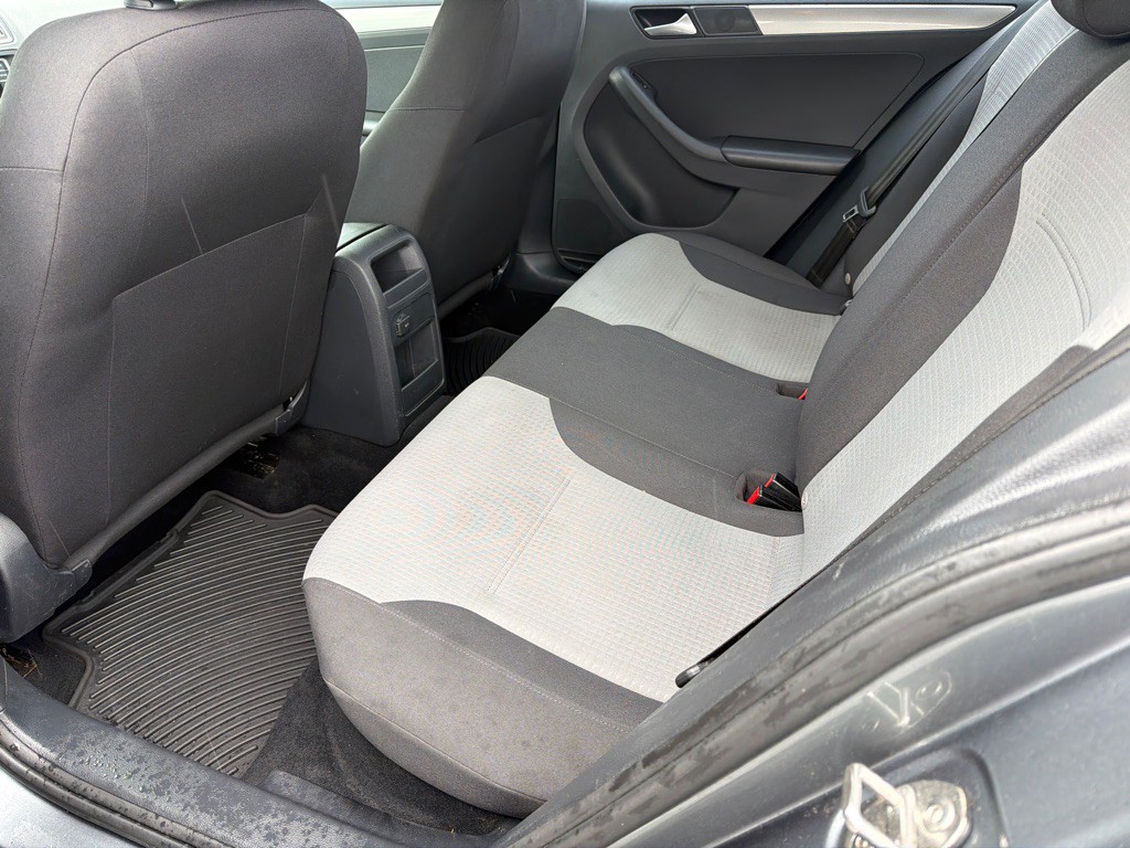2017 Volkswagen Jetta Image 6