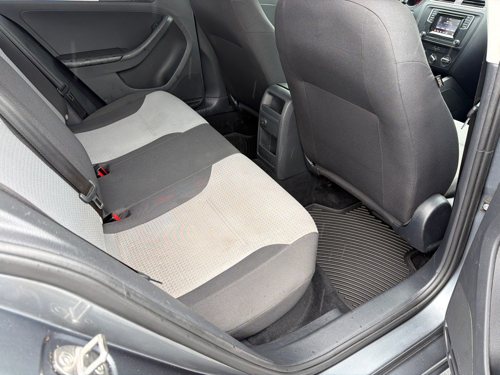2017 Volkswagen Jetta Image 8
