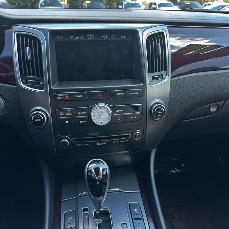 2012 Hyundai Equus Image 8