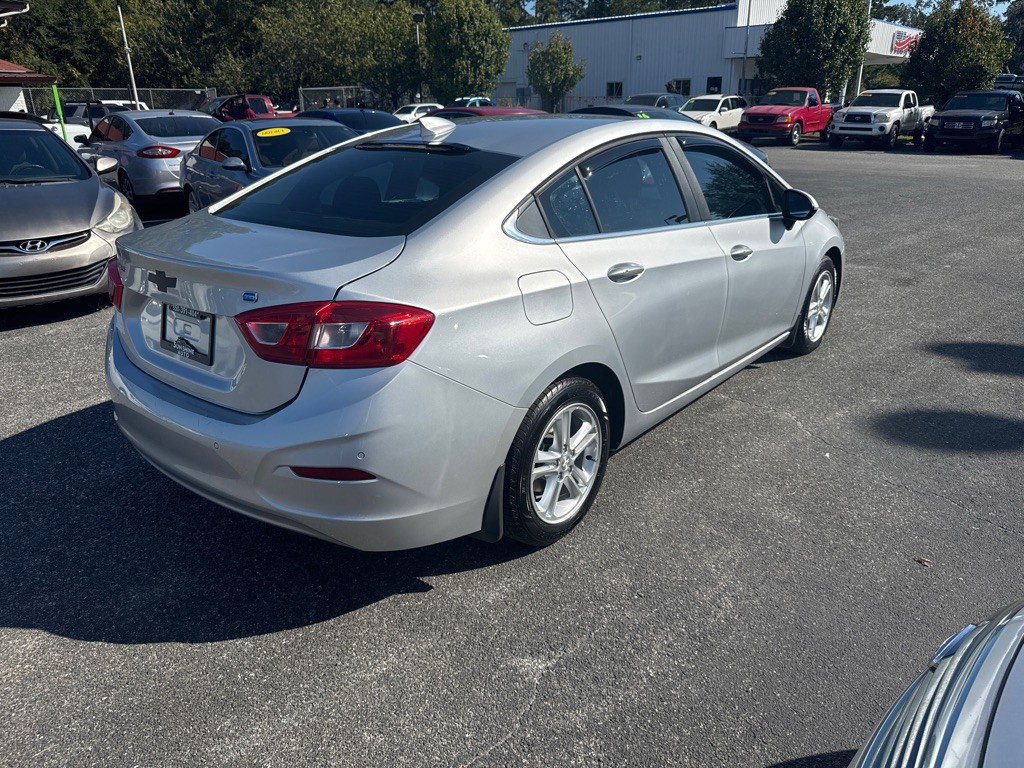 2017 Chevrolet Cruze Image 3