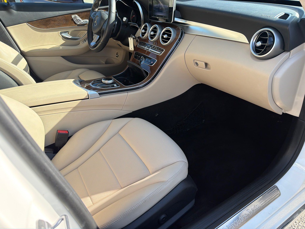 2017 Mercedes-Benz C-Class Image 7