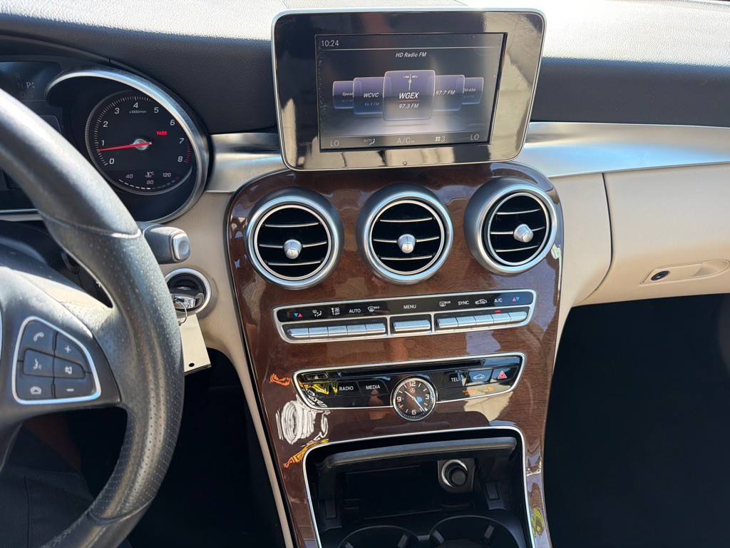 2017 Mercedes-Benz C-Class Image 10