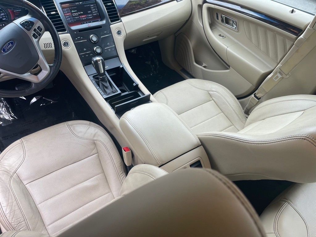 2015 Ford Taurus Image 9