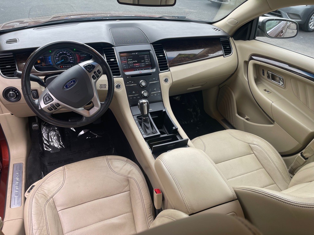 2015 Ford Taurus Image 10