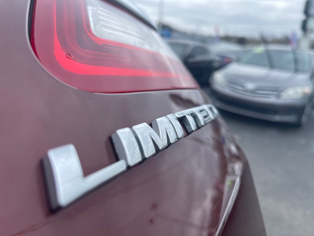 2015 Ford Taurus Image 12