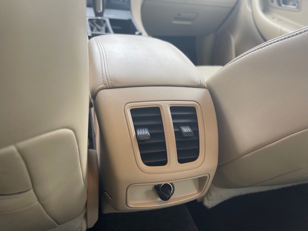 2015 Ford Taurus Image 16