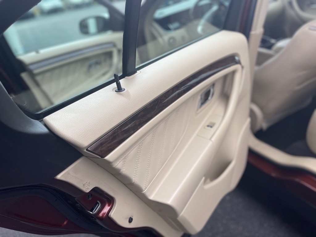 2015 Ford Taurus Image 33