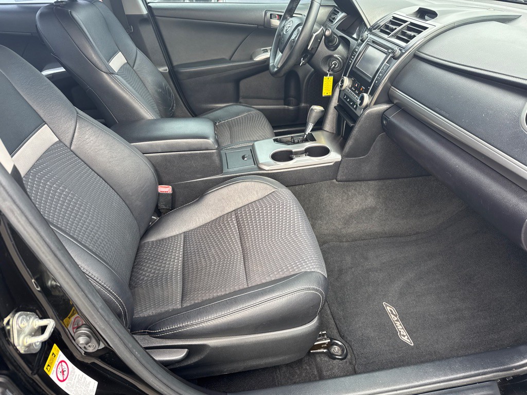 2014 Toyota Camry Image 8