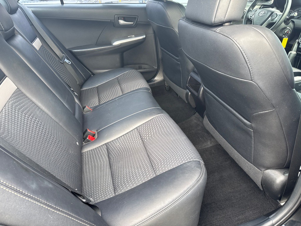 2014 Toyota Camry Image 9