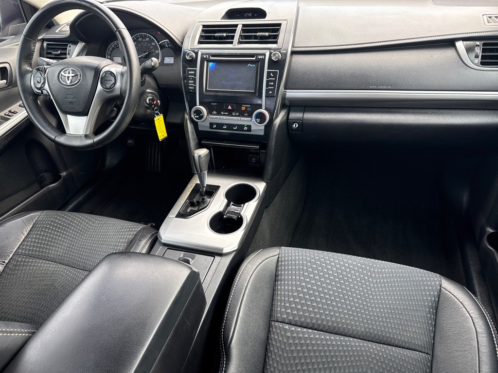 2014 Toyota Camry Image 10