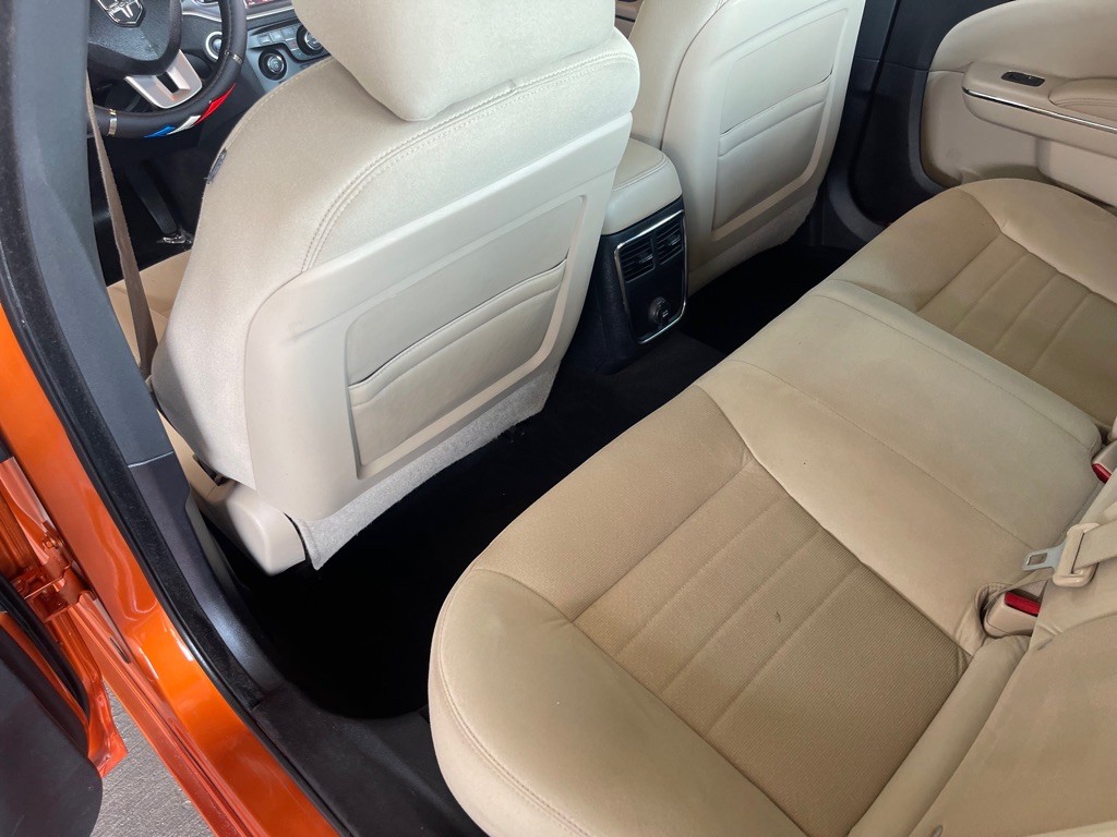 2011 Dodge Charger Image 14