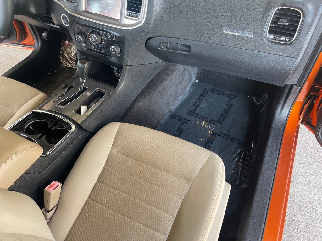 2011 Dodge Charger Image 19