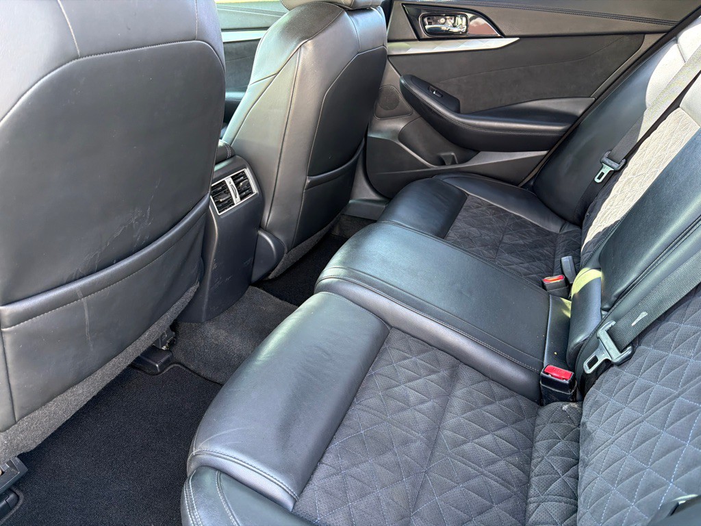 2016 Nissan Maxima Image 6