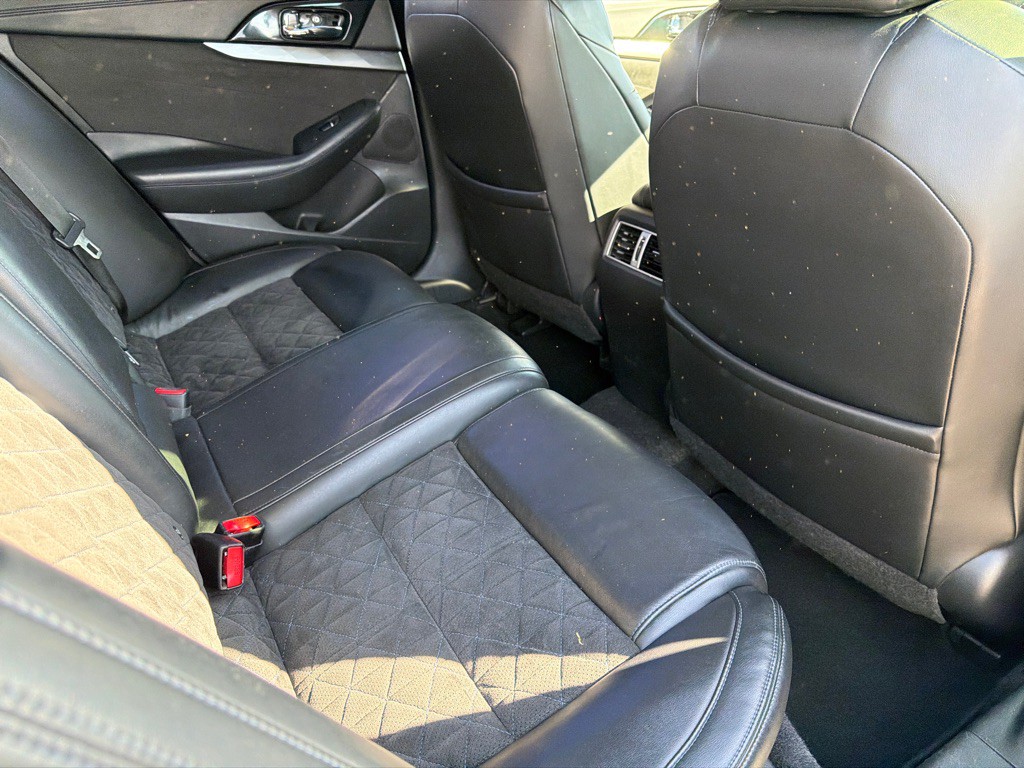 2016 Nissan Maxima Image 8