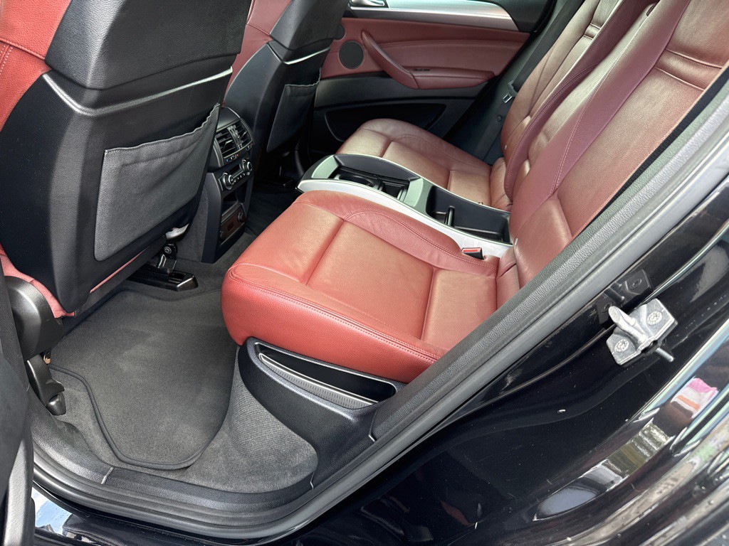 2012 BMW X6 Image 9