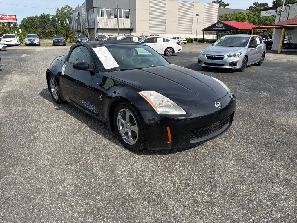 2004 Nissan 350Z Image 2