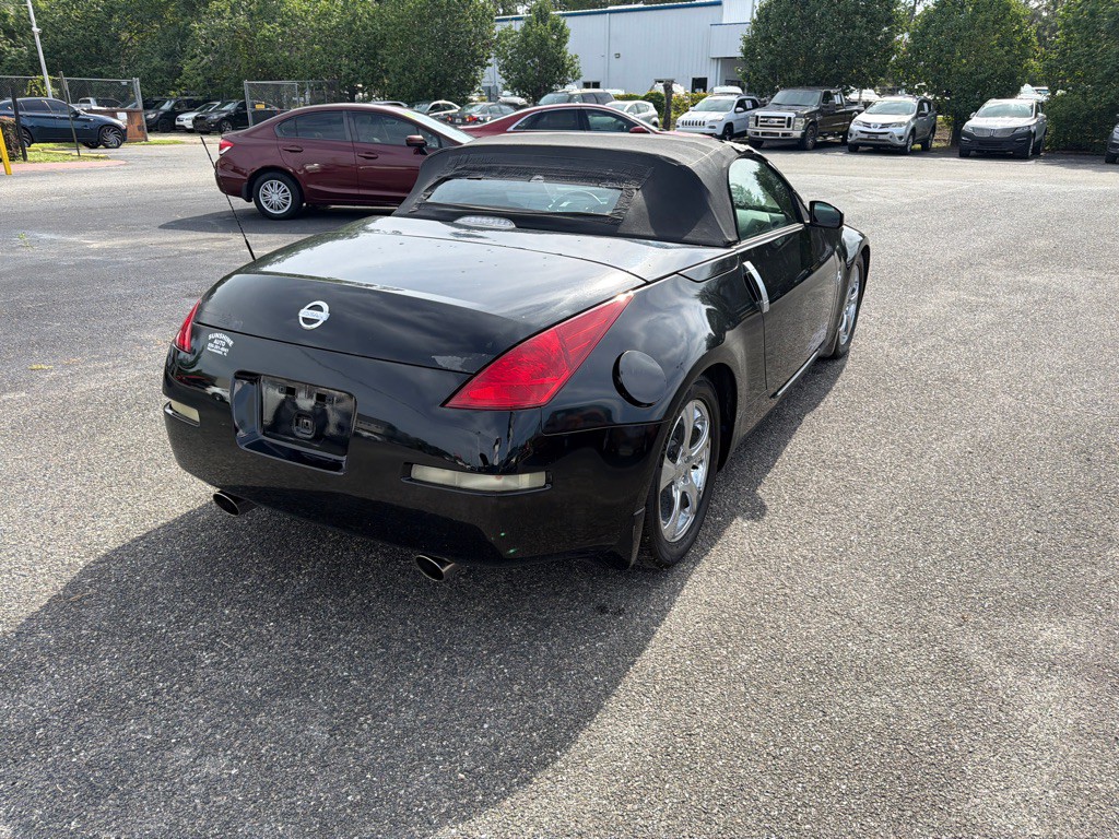 2004 Nissan 350Z Image 3