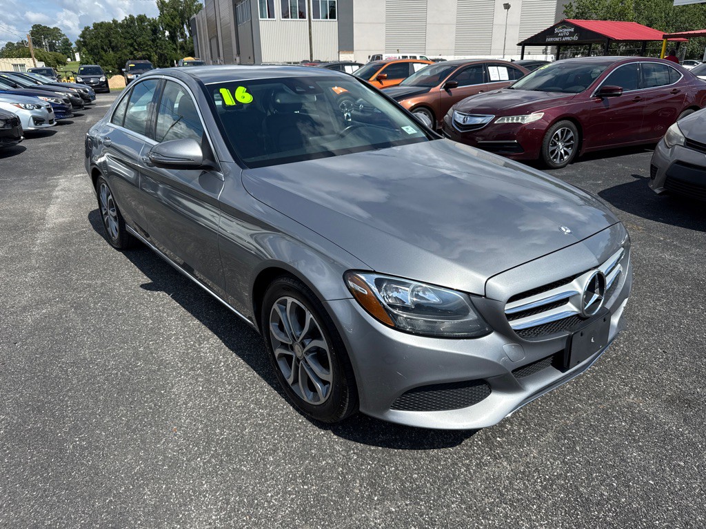 2016 Mercedes-Benz C-Class Image 2
