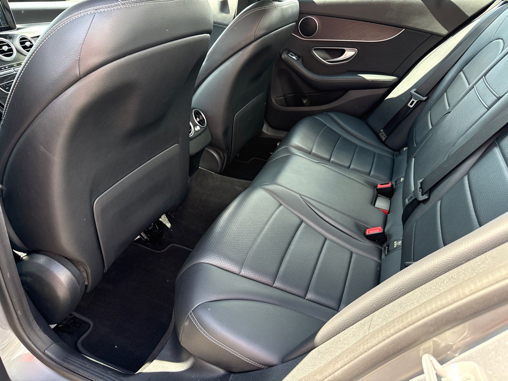 2016 Mercedes-Benz C-Class Image 6